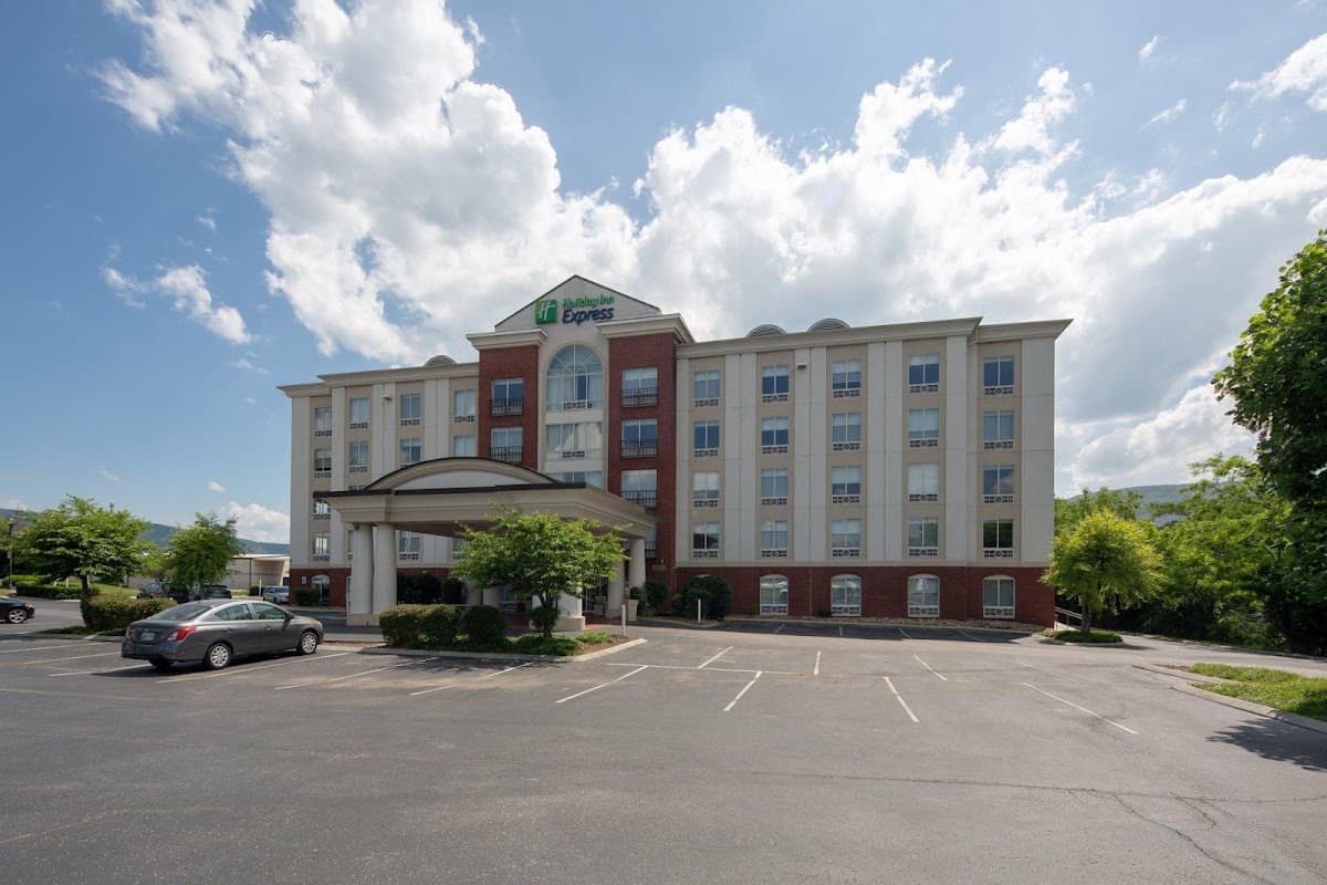 Holiday Inn Express & Suites Chattanooga-Lookout Mtn by IHG