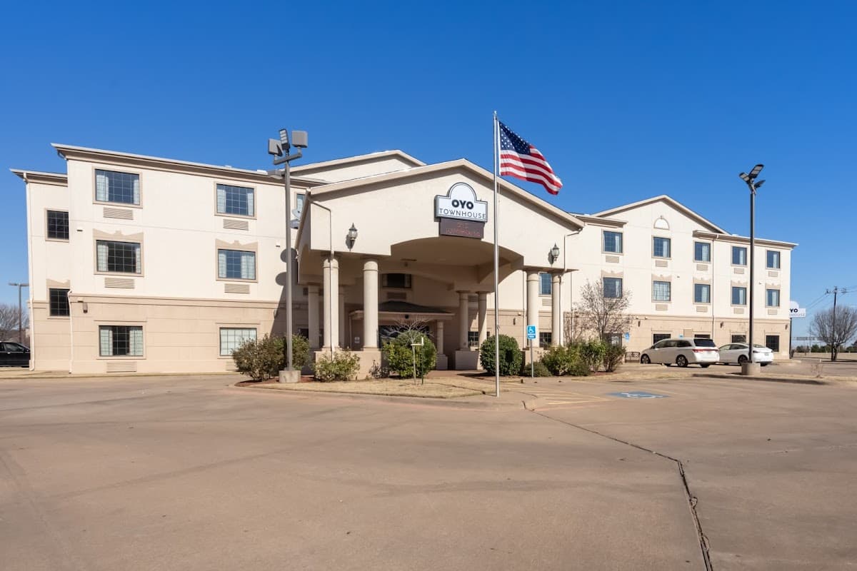 OYO Townhouse Wichita Falls West