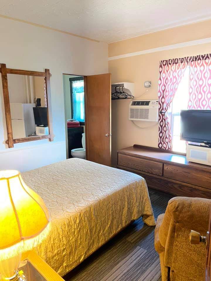Lakeside Hotel