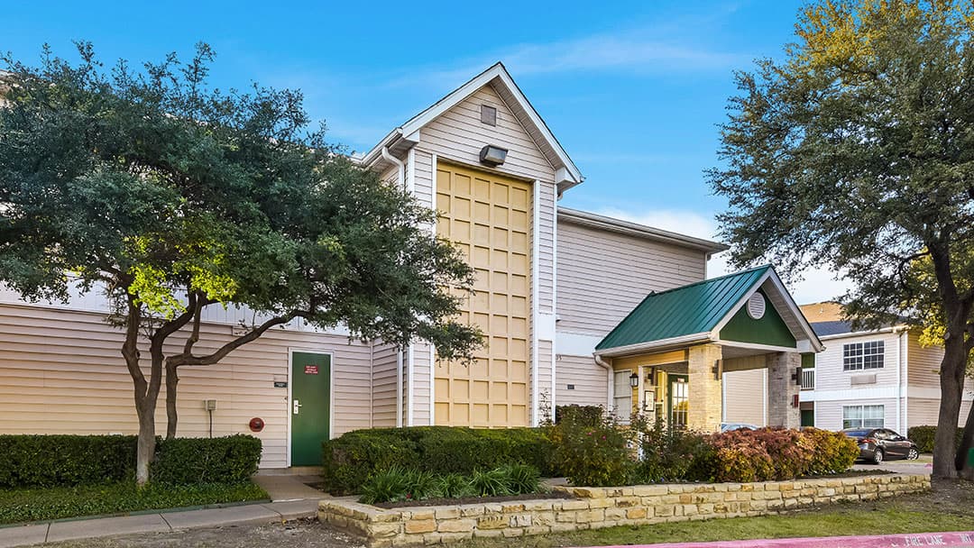 HomeTowne Studios Dallas - North Addison/ Tollway