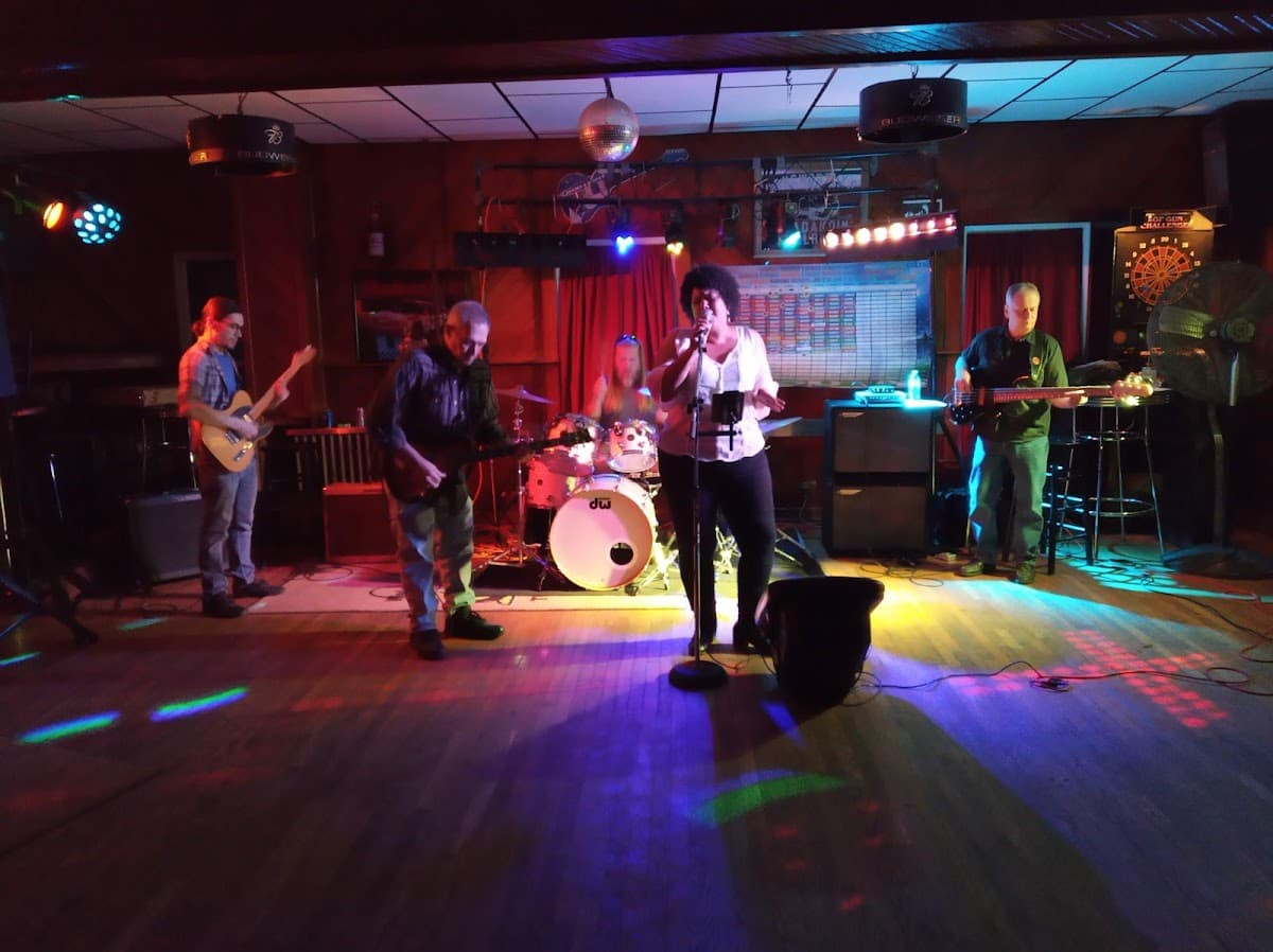 Bullfrog Hotel, Bar & Grill