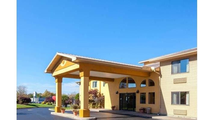 Super 8 by Wyndham Liverpool/Clay/Syracuse Area