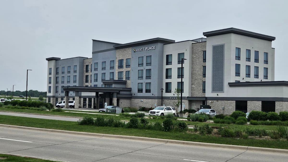 Hyatt Place Altoona / Des Moines