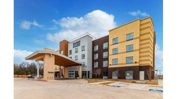 Fairfield by Marriott Inn & Suites Gainesville I-35
