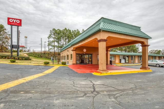 OYO Hotel Macon GA West