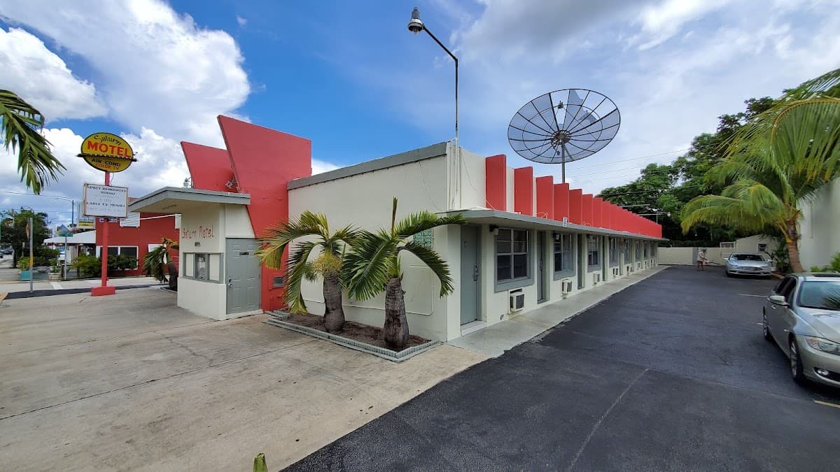 Saturn Motel