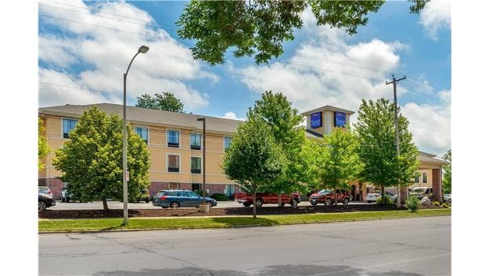 Sleep Inn & Suites Milwaukee Airport
