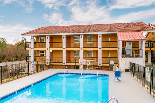 OYO Hotel Columbia SC I-20/I-26