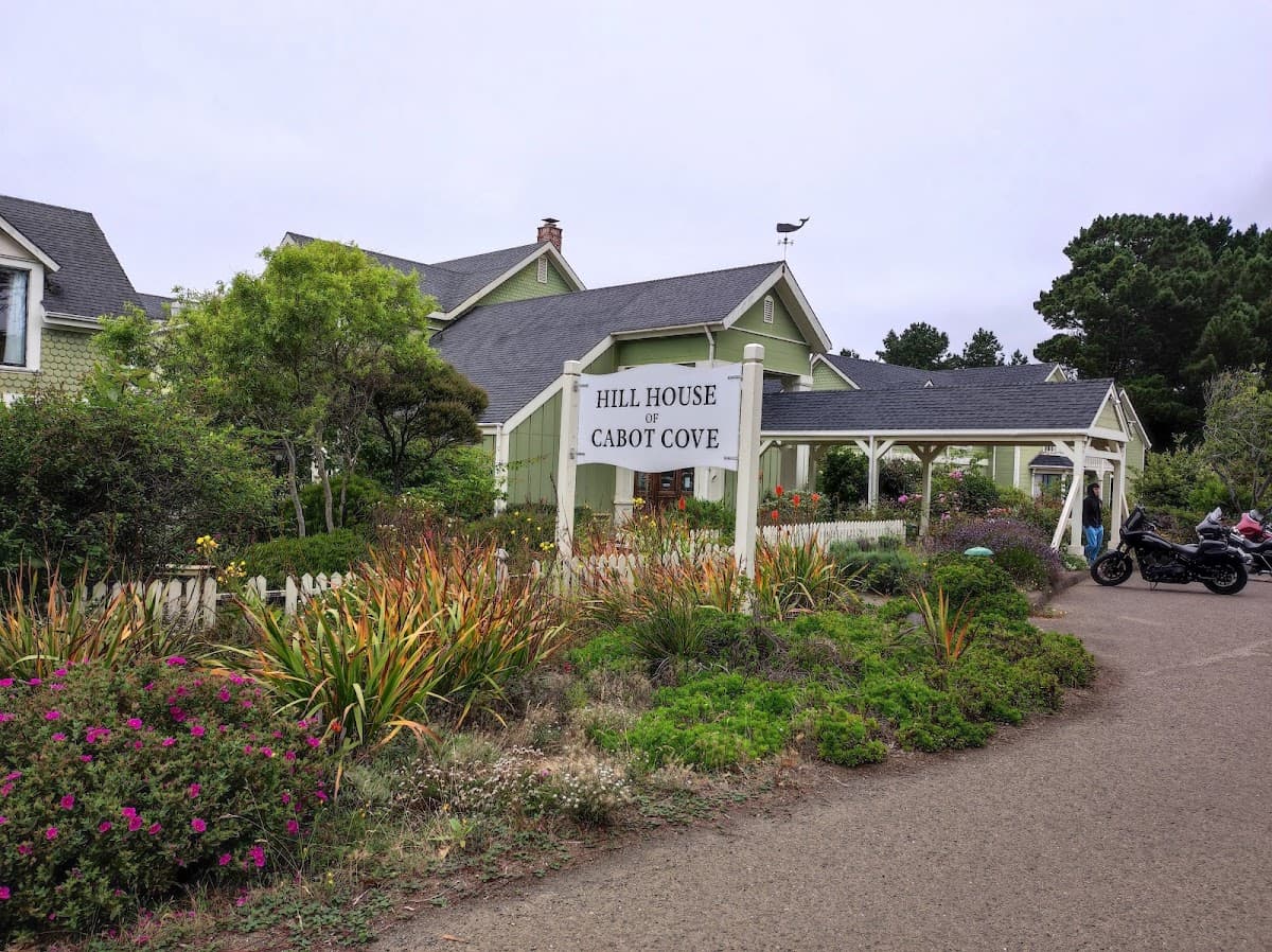 Hill House Inn