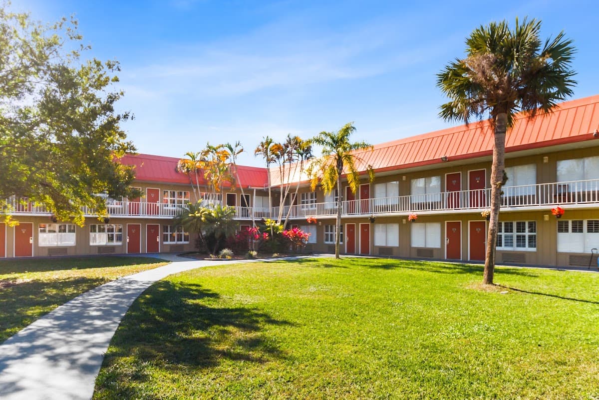 Vero Beach Inn & Suites Vero Beach I-95