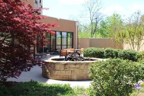 Courtyard by Marriott Clarksville