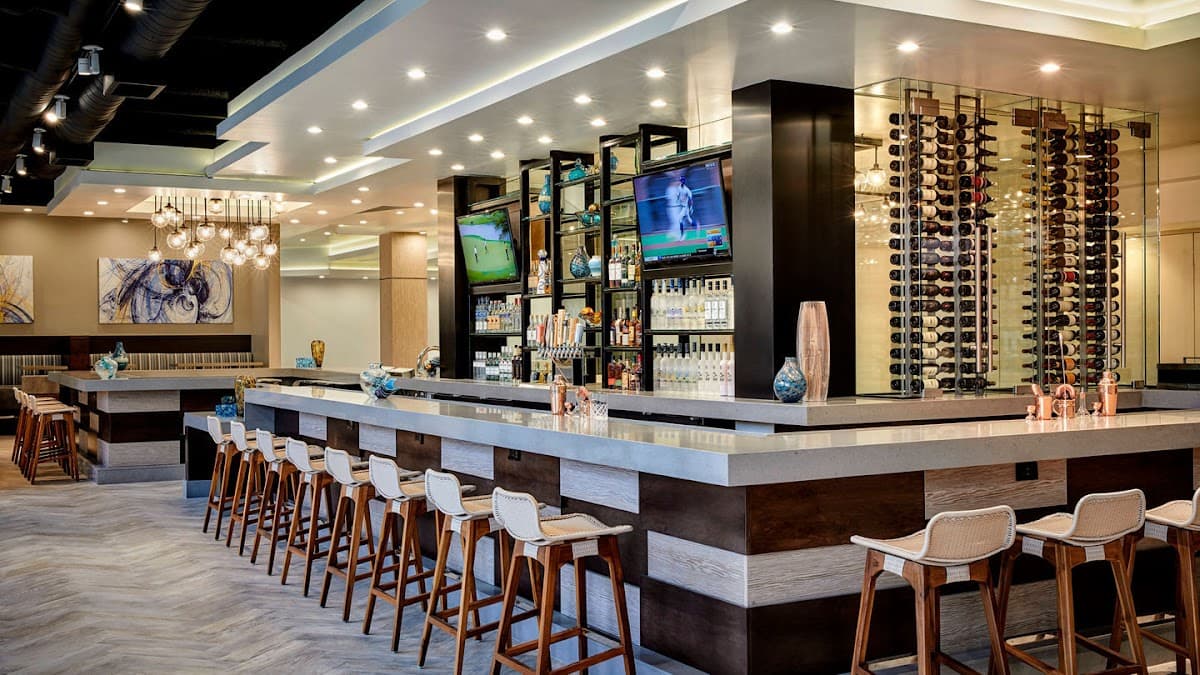 21 Square Bar + Kitchen
