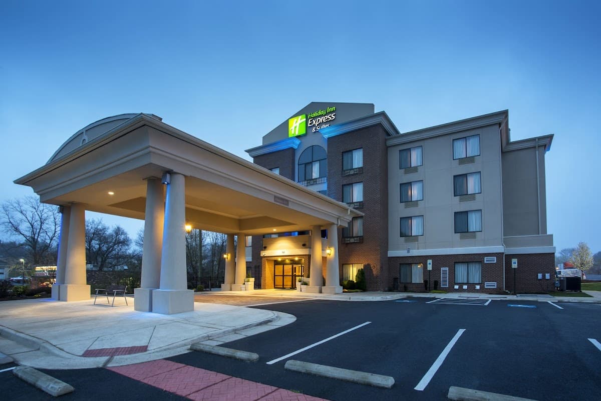 Holiday Inn Express & Suites Culpeper by IHG