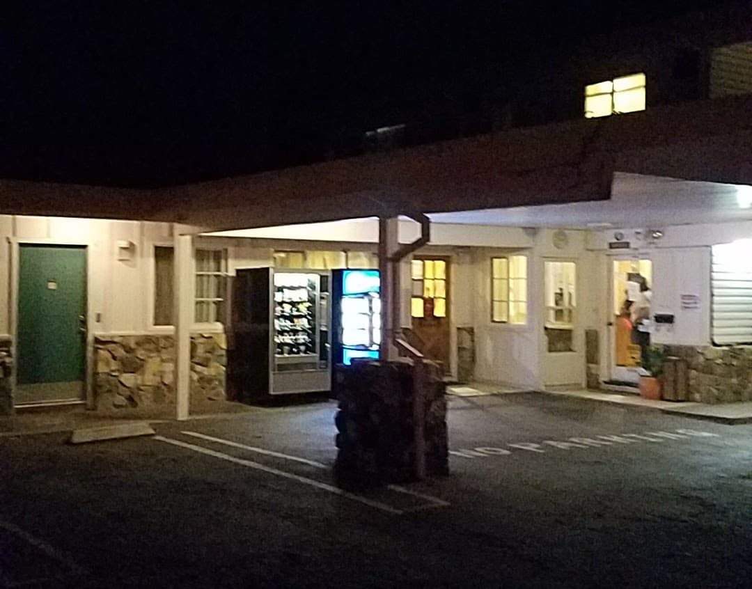 Golden Chain Motel