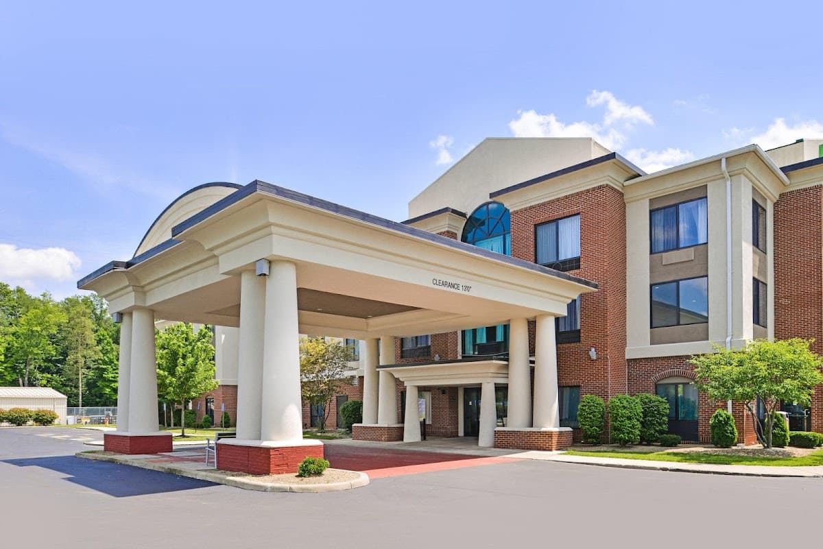 Holiday Inn Express & Suites Youngstown (N. Lima/Boardman) by IHG