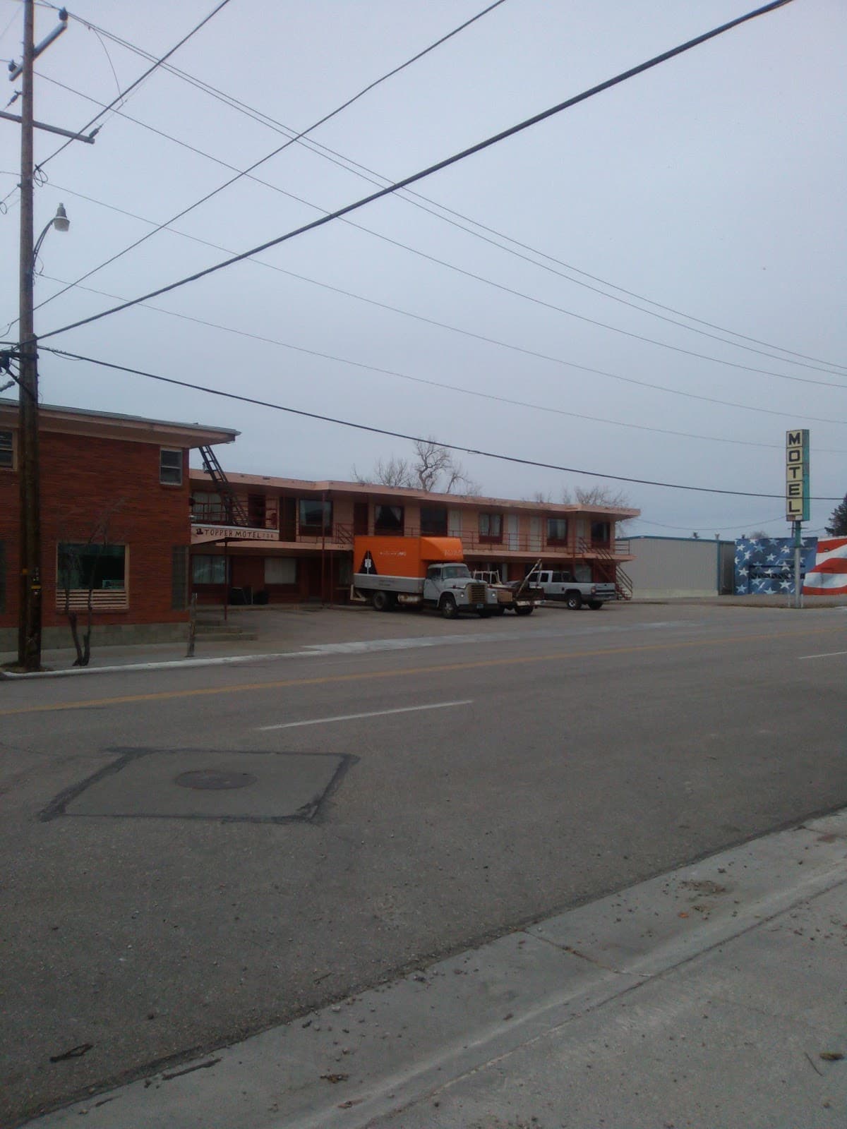 Topper Motel