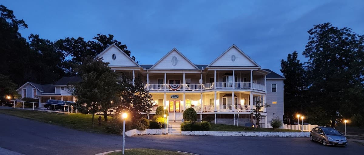 Acorn Hill Lodge