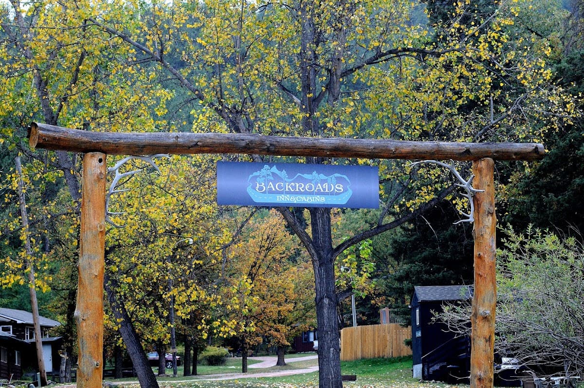 Backroads Inn & Cabins