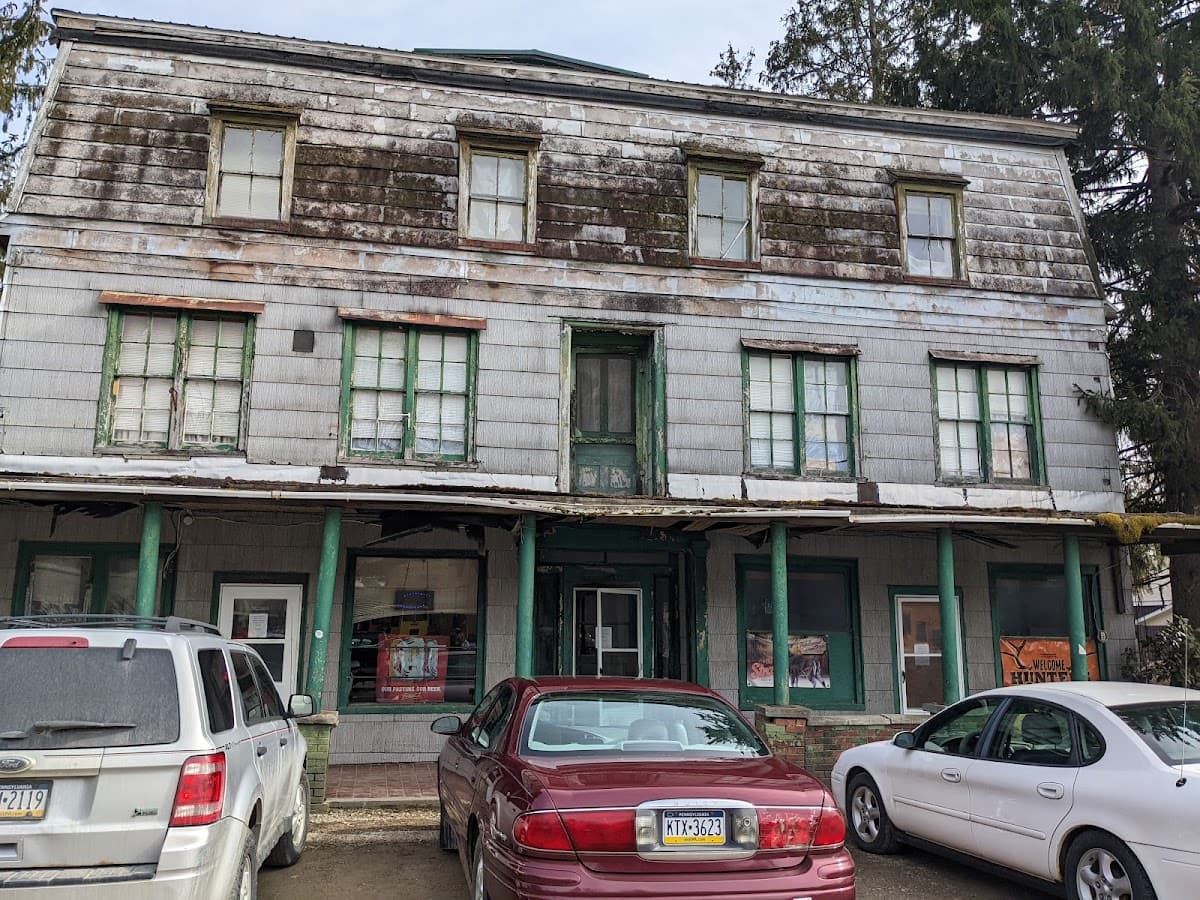Lee House