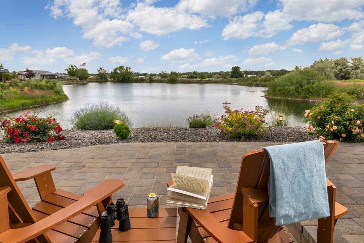 Zillah Lakes Inn
