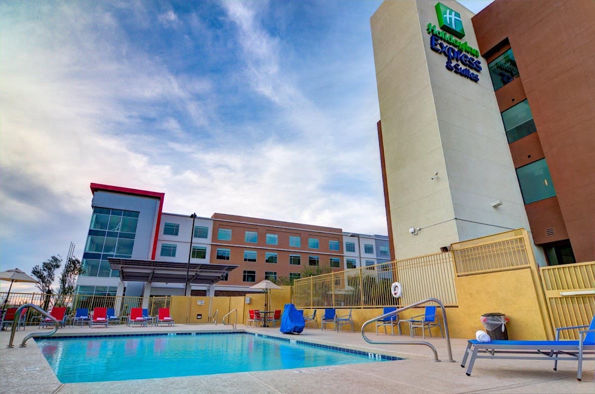 Holiday Inn Express & Suites Phoenix North - Scottsdale by IHG