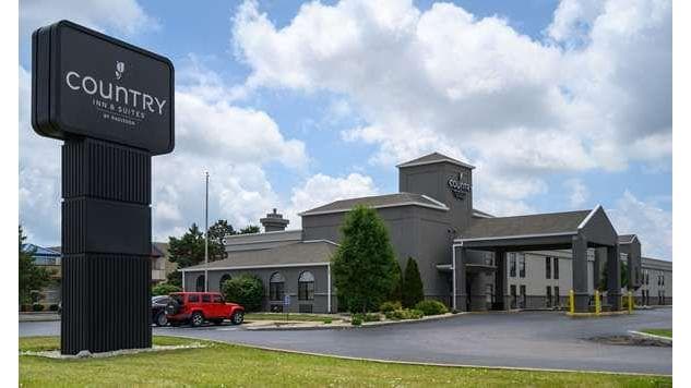 Country Inn & Suites by Radisson, Greenfield, IN
