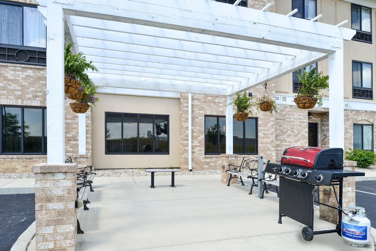 Holiday Inn Express & Suites Greenfield by IHG