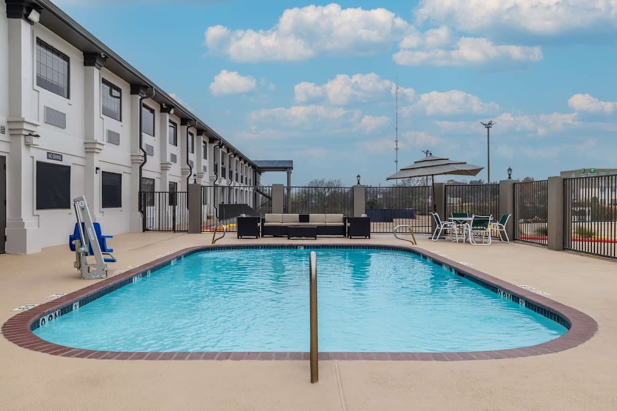 Motel 6 Brenham, TX