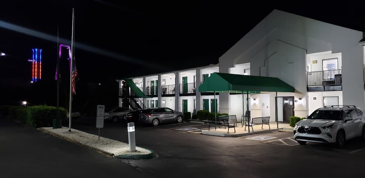 R&L Carriers Hotel