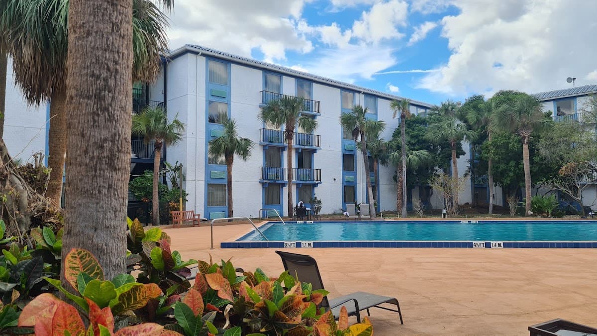 Monumental Movieland Hotel