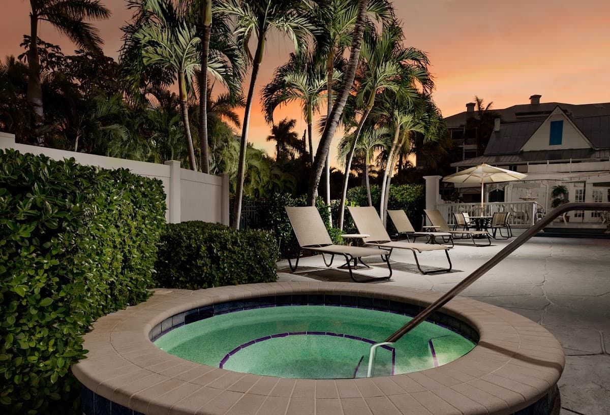 Olde Marco Island Inn & Suites