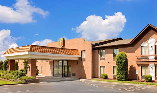 Super 8 by Wyndham Metropolis