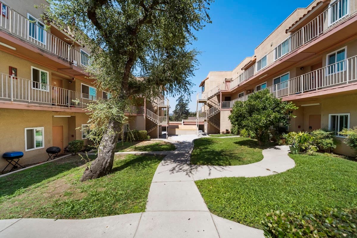 Fair Oaks Pointe Apartments