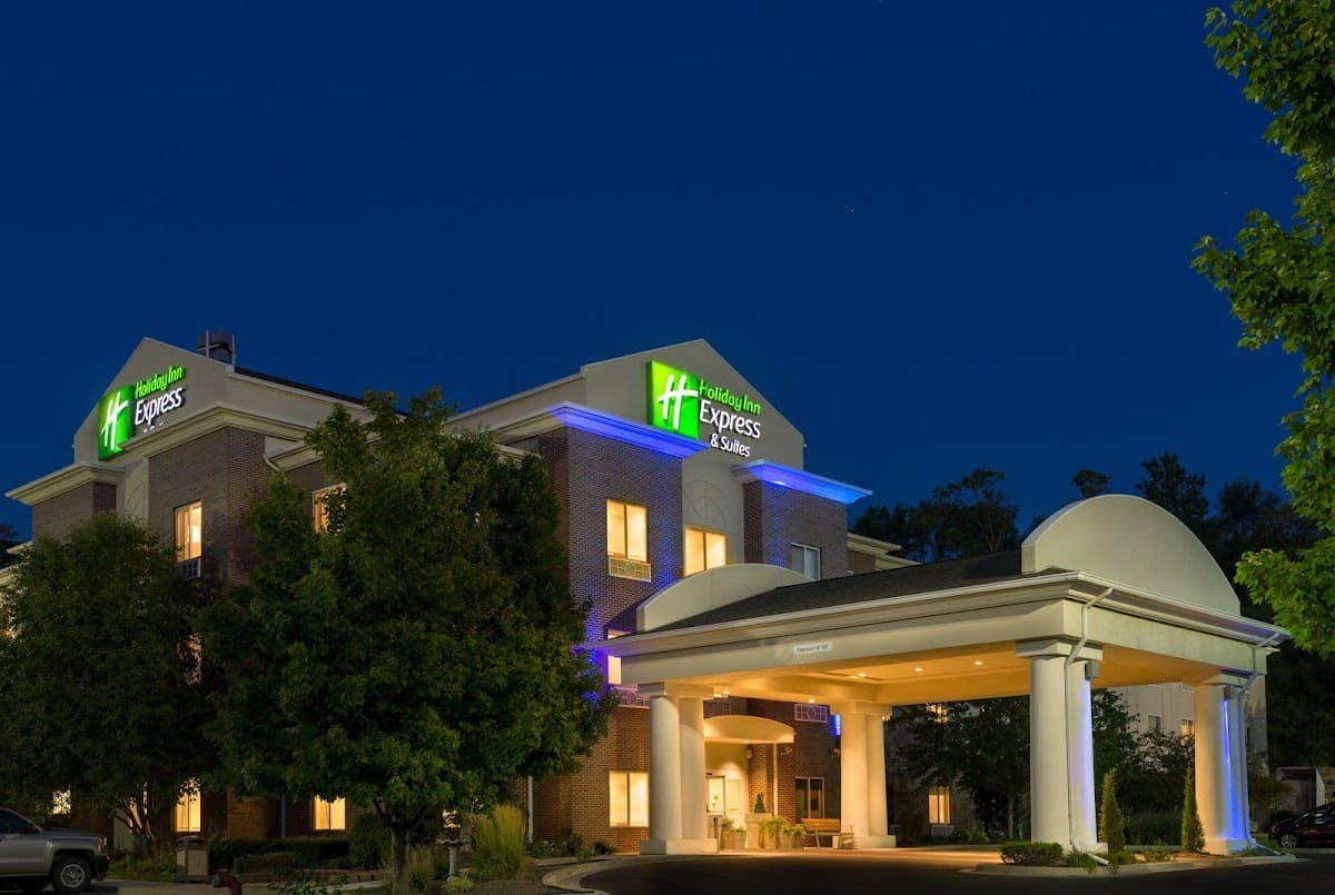 Holiday Inn Express & Suites Independence-Kansas City by IHG