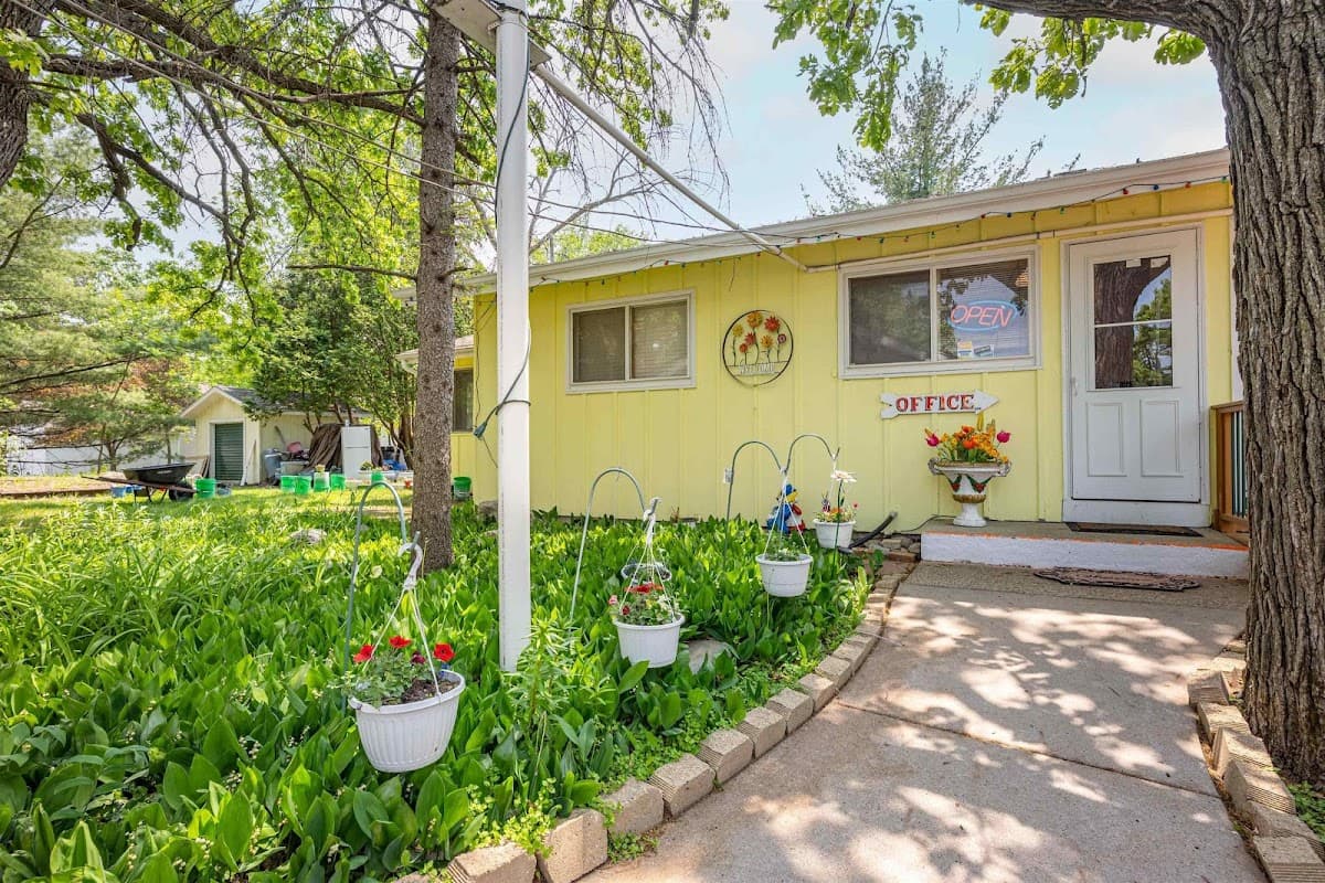 Oak Crest Motel LLC