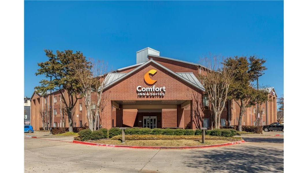 Comfort Inn & Suites North Dallas-Addison