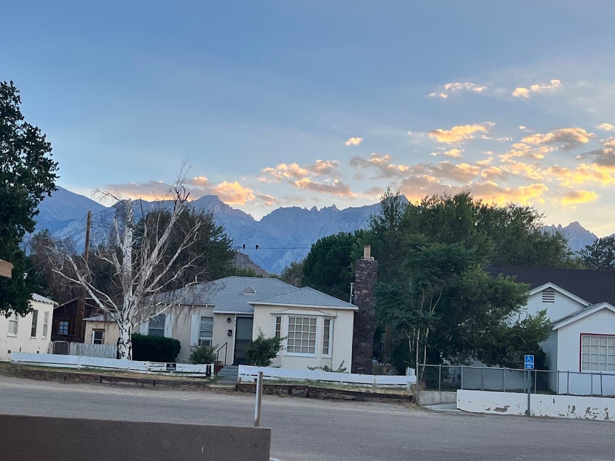 Lone Pine Budget Inn