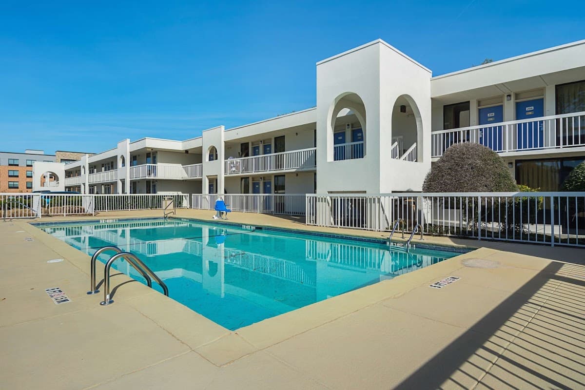 Motel 6 Newnan, GA