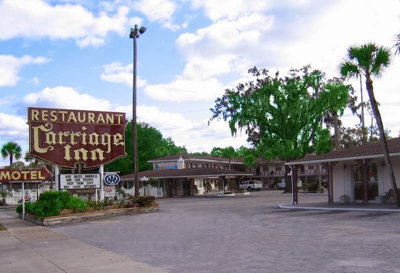 Carriage Inn Motel