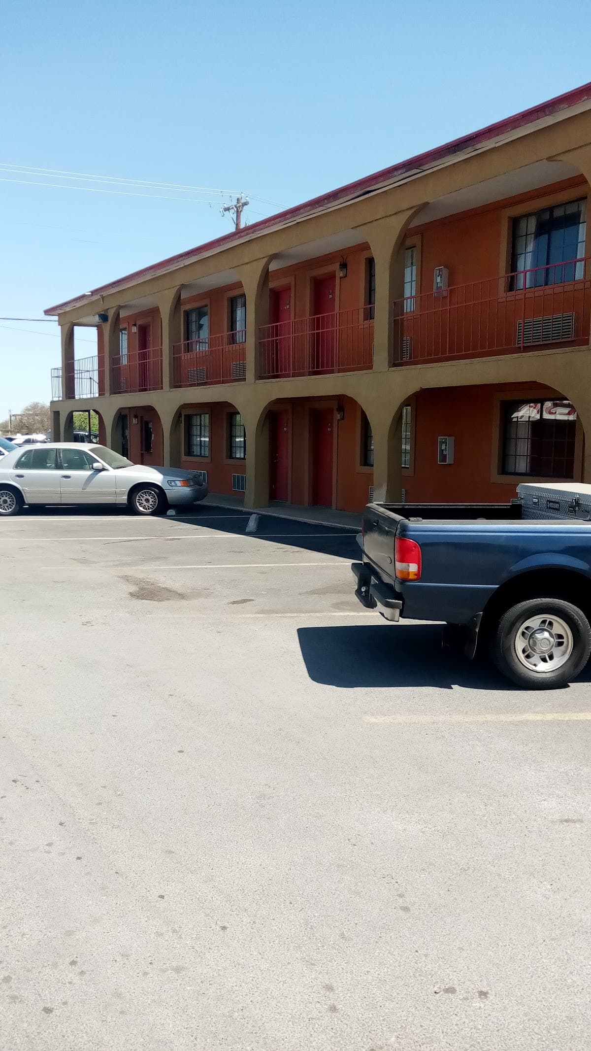 Garden Inn & Suites