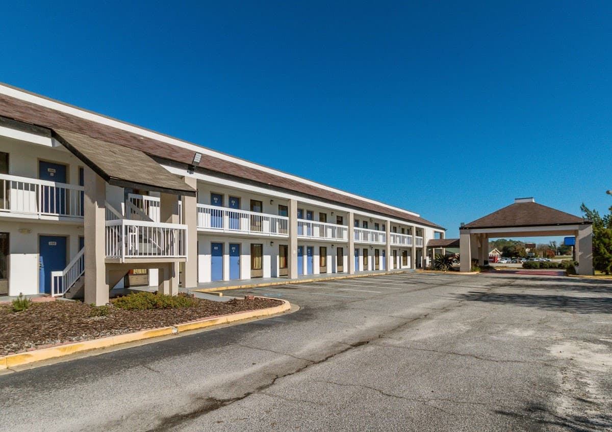 Motel 6 Holyoke, MA
