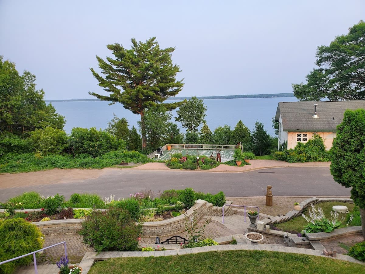 Lake Superior Lodge
