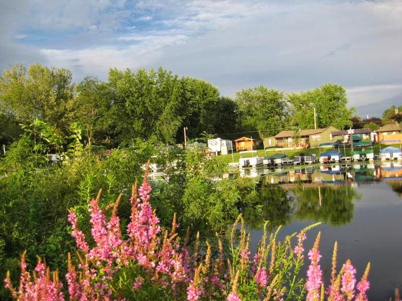 Waters Edge Motel