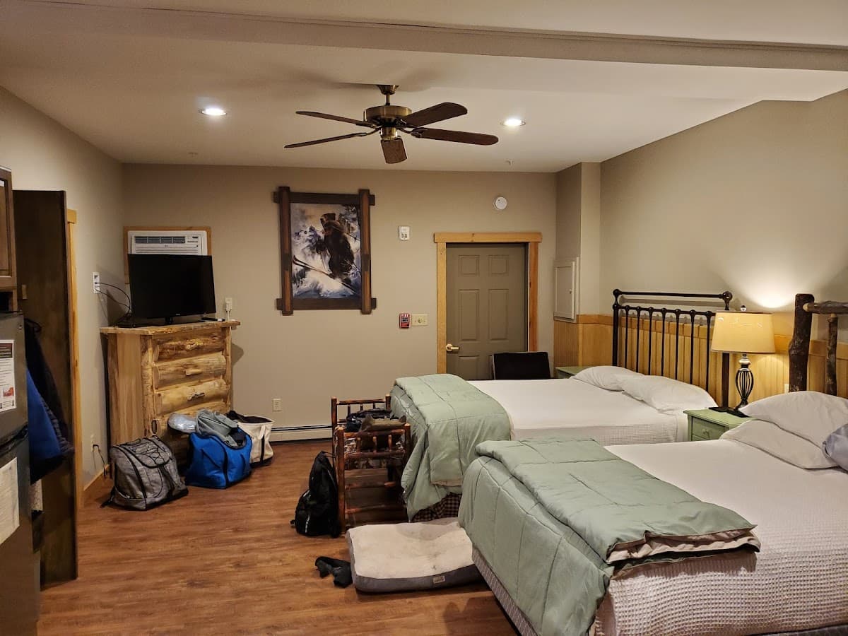 Oquossoc Country Suites