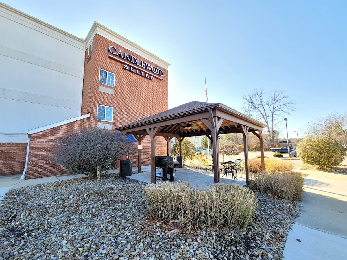 Sonesta Simply Suites Cleveland North Olmsted Airport