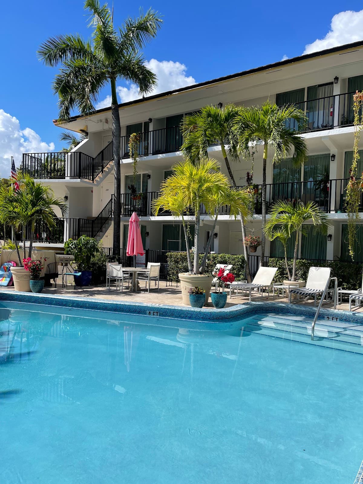 Ocean Mile Hotel & Suites