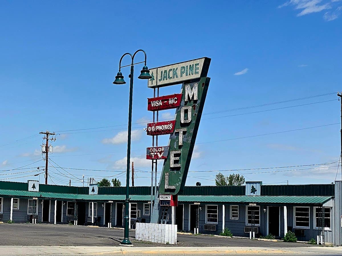 Jackpine Motel