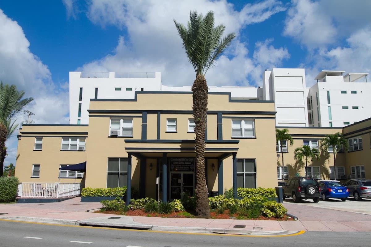 Lombardy Inn Hotel