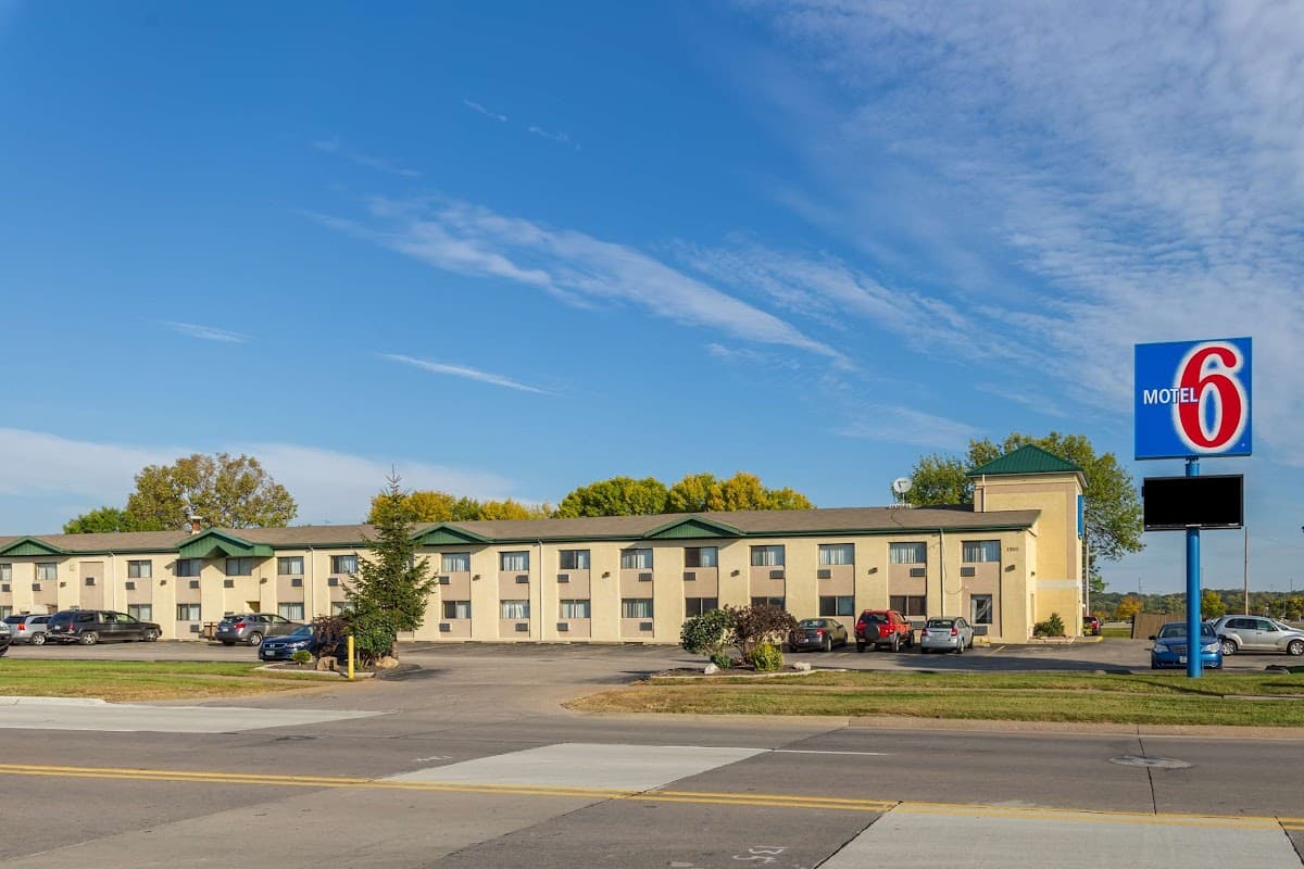 Motel 6 Moline, IL