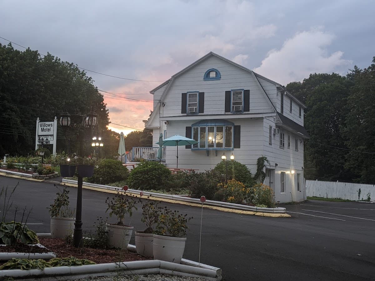 Willows Motel